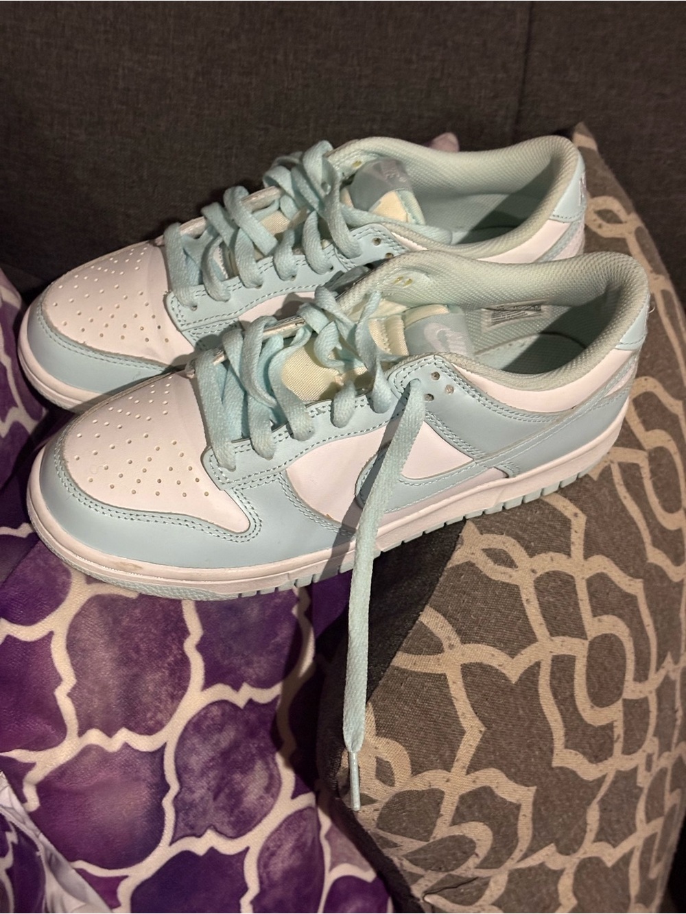 Nike Kids Low-Top Sneakers in Pale Blue and White